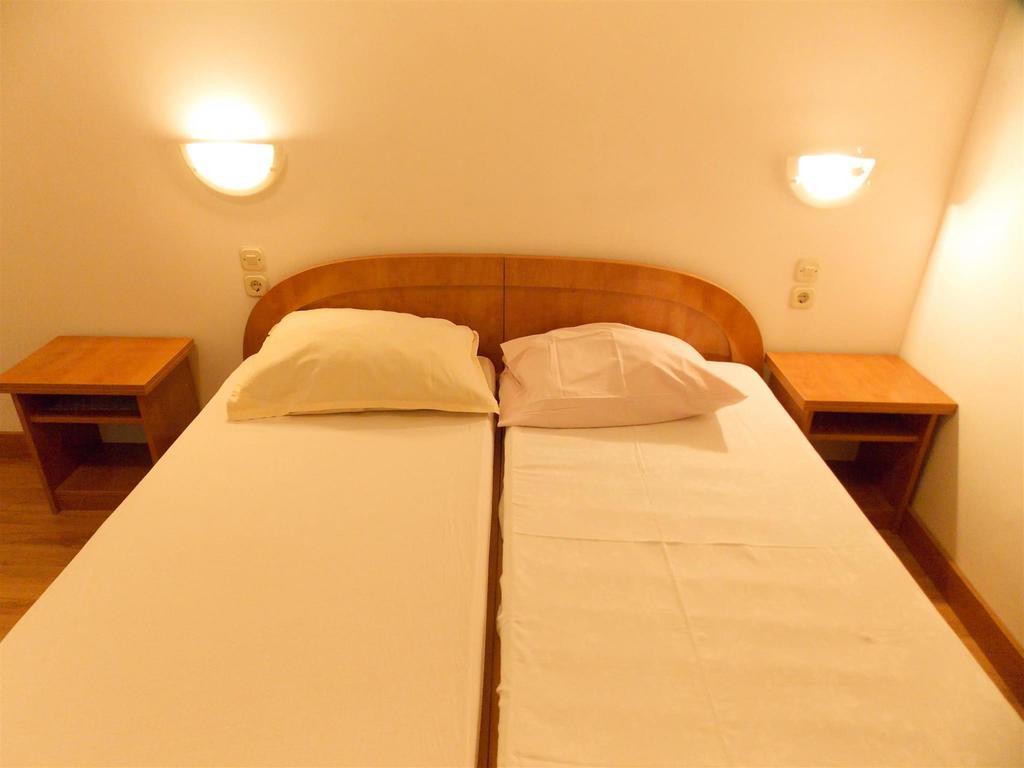 Apartments Frane (Adults Only) Novalja Ruang foto