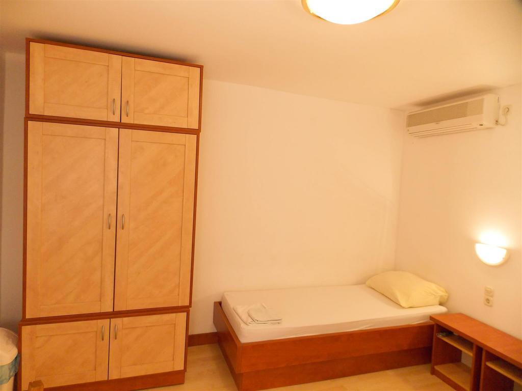 Apartments Frane (Adults Only) Novalja Ruang foto